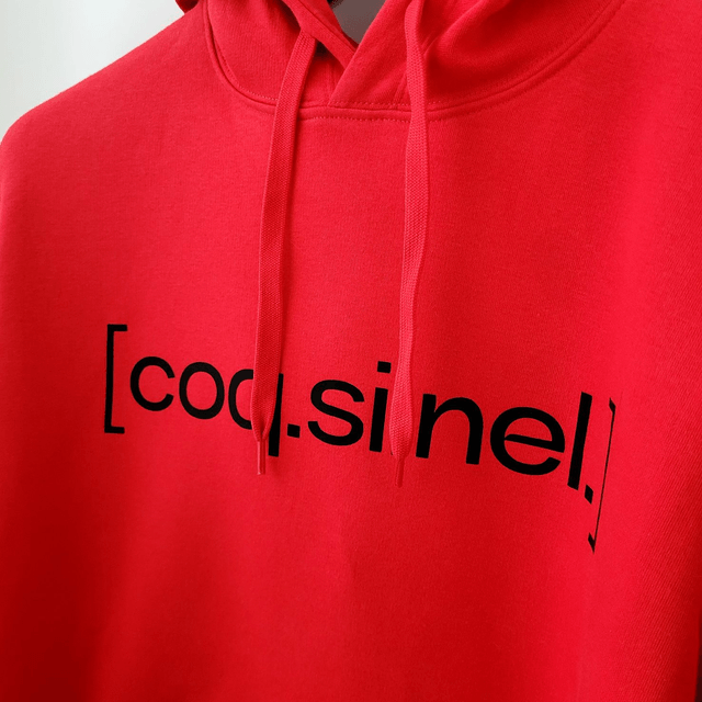 SWEAT CAPUCHE COQSINEL ROUGE ET NOIR MAT